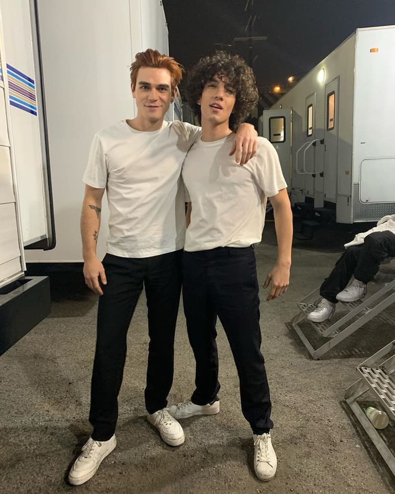 Sorpresa. Los fanáticos de Riverdale y Élite enloquecen con la inesperada amistad de KJ Apa y Jorge López. (ESPECIAL)