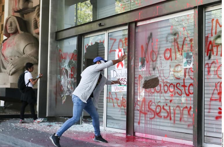 Los manifestantes aseguraron que el desabasto se registra en 10 entidades de México.