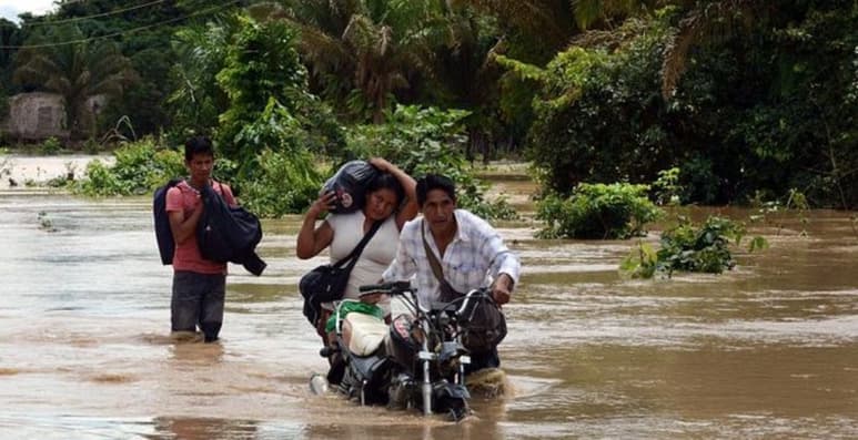Las intensas lluvias registradas en los últimos días provocaron el desbordamiento del río Taquiña. (CORTESÍA)