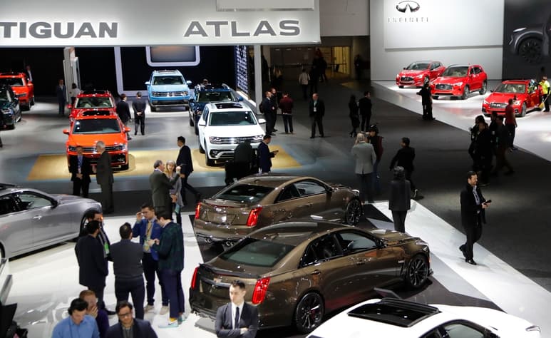 De acuerdo a una encuesta, un 19 por ciento de los internautas están dispuestos a comprar un automóvil en línea. (ARCHIVO)