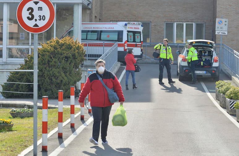 Ya hay más de 200 pacientes infectados y seis fallecidos, mientras la histeria se está transmitiendo entre la población. (ARCHIVO)