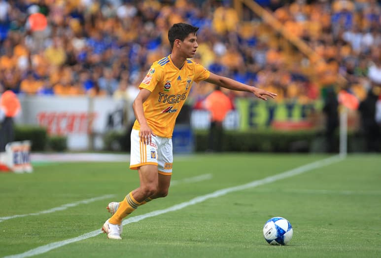 El atacante por derecha que está en negociaciones para renovar contrato, mismo que termina en junio, o para emigrar a la Major League Soccer (MLS) de los Estados Unidos. (ARCHIVO)