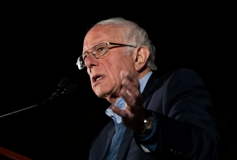 Sanders afirmó que es 'injusto' tachar todo de 'malo' en Cuba bajo el liderazgo 'autoritario' de Castro. (ARCHIVO)