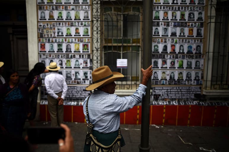 miles de guatemaltecos no han logrado recuperar los restos de sus seres queridos desaparecidos durante la guerra civil (1960-1996), muchos de ellos campesinos e indígenas. (ARCHIVO)