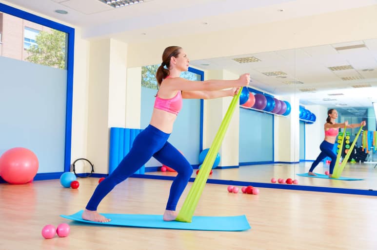 Las bandas de resistencia, conocidas también como bandas de resistencia, fueron usadas principalmente por fisioterapeutas como medio de rehabilitación muscular o articular. (ARCHIVO)
