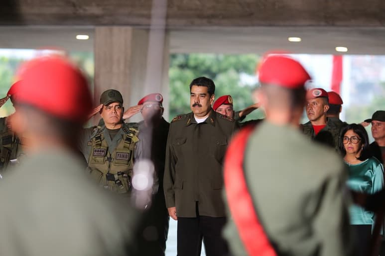 Las medidas coercitivas han resultado en que los ingresos nacionales se desplomaran. (ARCHIVO) 
