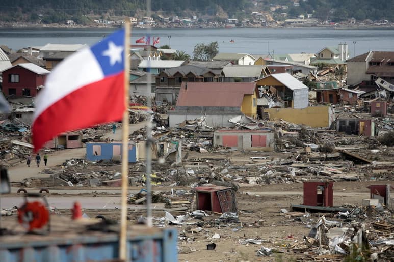 La reconstrucción que emprendió Chile después del devastador terremoto de magnitud 8.8 y el tsunami del 27 de febrero de 2010 está prácticamente finalizada una década más tarde. (EFE)