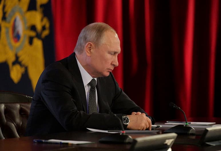 En la reunión, Putin saludó las enmiendas propuestas para reconocer la historia rusa. (ARCHIVO)