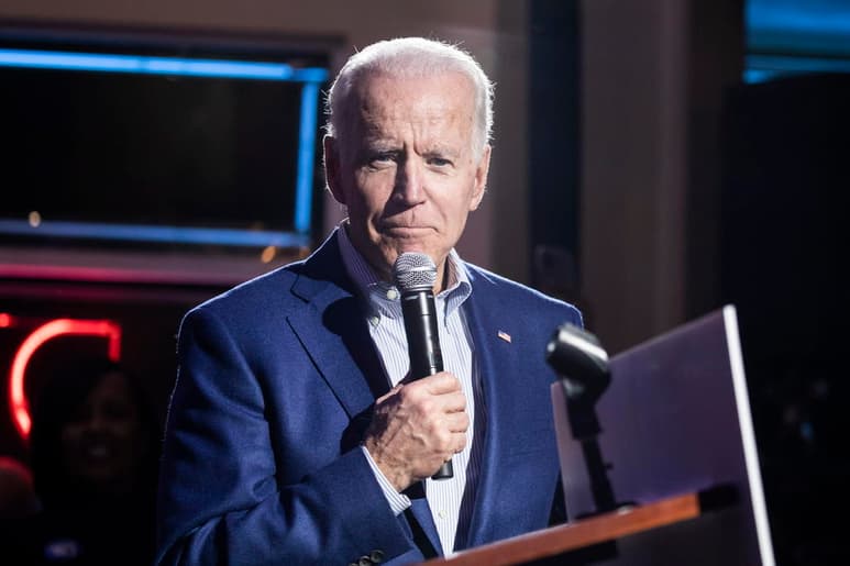 Biden obtuvo un 33.8 % frente a un 24.9 de Bloomberg en la encuesta de St. Pete Polls, que en dos ocasiones anteriores había liderado el neoyorquino. (ARCHIVO)