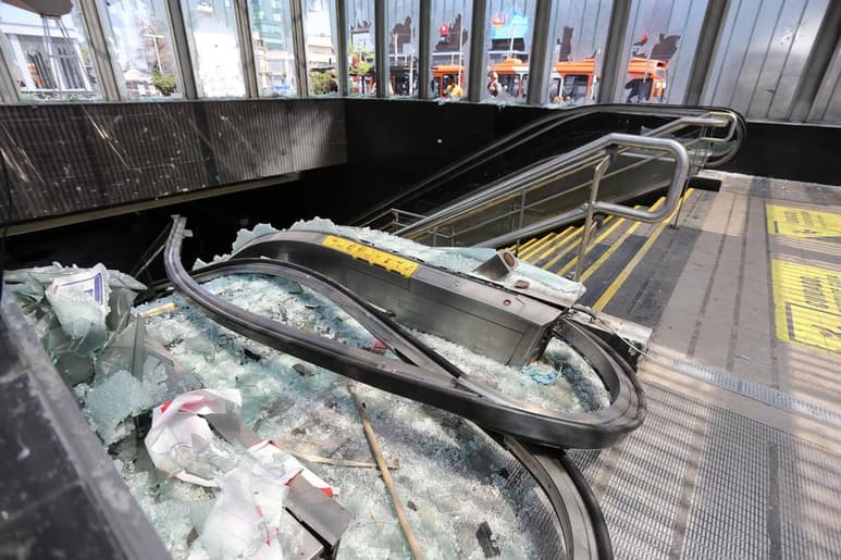 La ampliación de la red de metro de Santiago se postergará medio año más de lo previsto debido a los ataques que sufrieron algunas estaciones en las protestas que vive Chile desde octubre. (ARCHIVO)