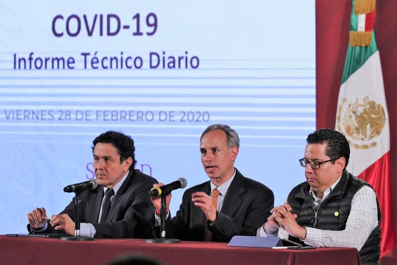 En dicha conferencia informó la situación que vive el país ante los contagios de coronavirus, luego del diagnóstico de los primeros dos paciente entre la noche de ayer y la mañana de hoy, así como el tercer caso diagnosticado esta noche. (ESPECIAL)