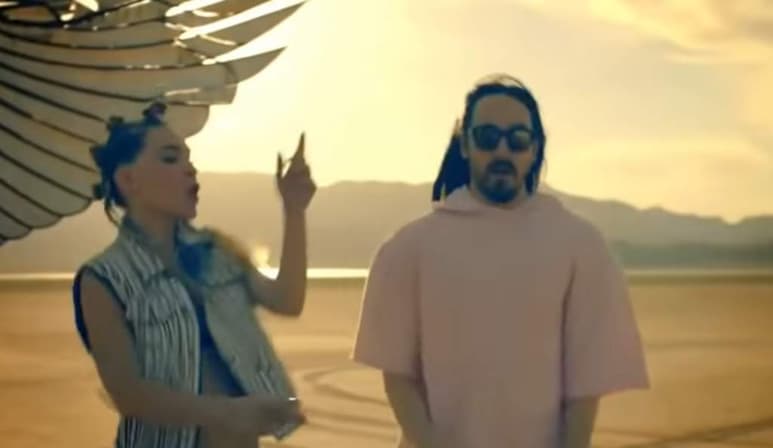 Han transcurrido tres años desde que Belinda grabó su video musical Báilalo junto a Steve Aoki, clip que no logró ver la luz hasta ahora, pues en redes sociales se filtró la producción a cargo del famoso ilusionista Criss Angel. (ESPECIAL)