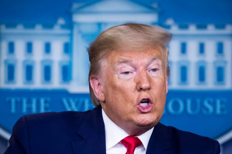 Trump aseguró que actualmente hay 22 pacientes detectados por el sistema sanitario en EUA, cuatro de ellos están 'muy enfermos' y 15 se han recuperado por completo o están en diferentes fases de su sanación. (EFE)