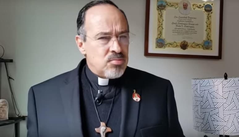 El video lo compartió en su canal de YouTube. (CAPTURA)