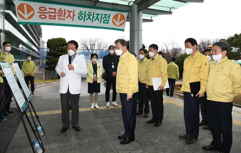 Las autoridades de Corea del Norte han aplicado medidas muy estrictas para tratar de evitar que el virus entre en su país y han cerrado sus fronteras y suspendido conexiones aéreas y ferroviarias con China y Rusia. (EFE)