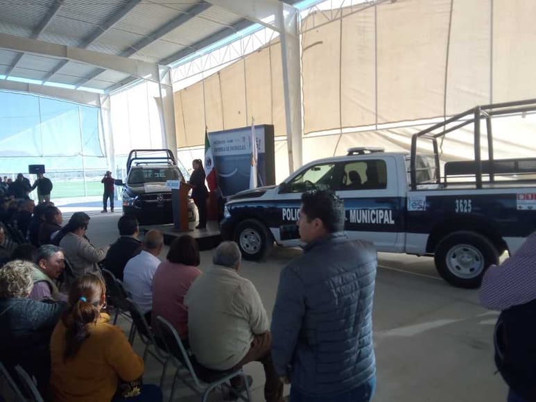 Como parte de su gira por la región, el mandatario estatal hizo entrega de patrullas para Seguridad Pública en Viesca y Madero. (EL SIGLO DE TORREÓN)