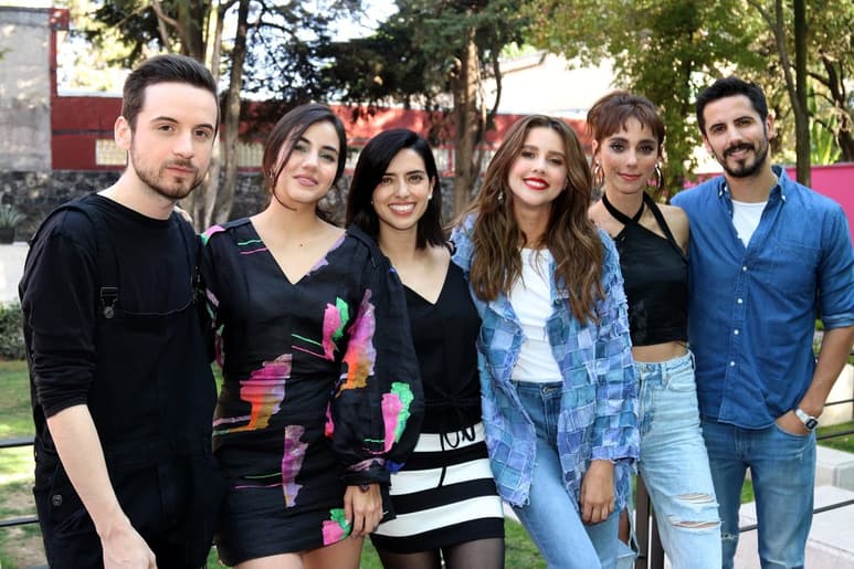Elenco. La cinta de comedia relata cómo 'Regina', la joven protagonista 'veinteañera, divorciada y fantástica', debe hallar su lugar en la vida luego de su corto matrimonio. No teme a ser comparada con la película Cindy la regia.