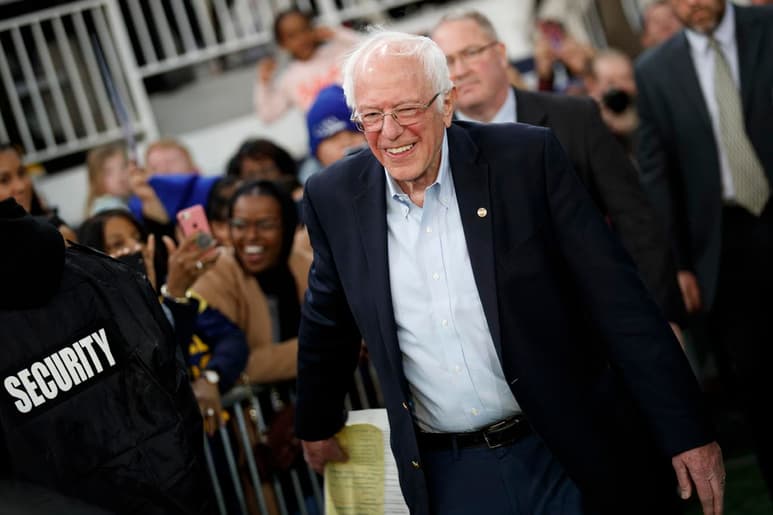 La carrera demócrata entró en una fase decisiva con todas las miradas centradas en el supermartes, una mega jornada electoral que repartirá el 34 % de los apoyos para lograr la candidatura del partido y a la que el senador Bernie Sanders llega como favorito. (ARCHIVO)