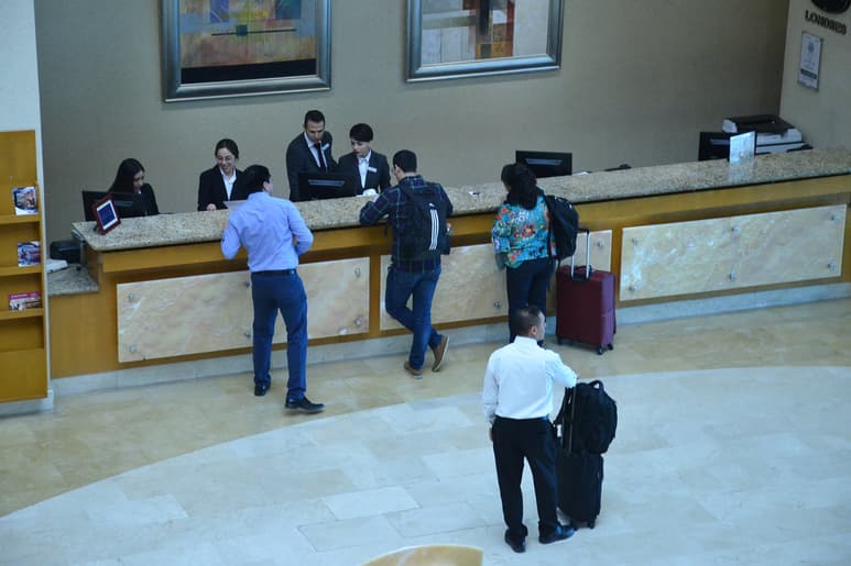Las actividades representativas del turismo recibieron mil 133 millones de dólares por Inversión Extranjera Directa (IED) durante el año pasado, 12.4 % o 161 millones menos que en 2018. (ARCHIVO)