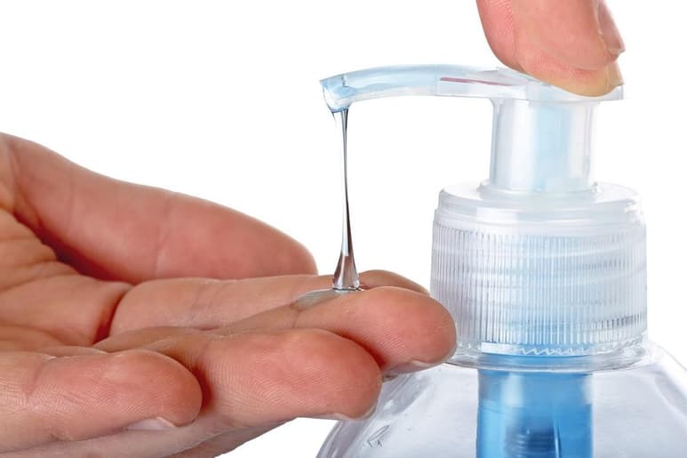 'Estamos experimentando una mayor demanda de los consumidores por cierto tipo de productos', aseguró en un mensaje escrito una portavoz de la cadena preguntada por la desaparición de mascarillas y líquidos desinfectantes. (ESPECIAL)