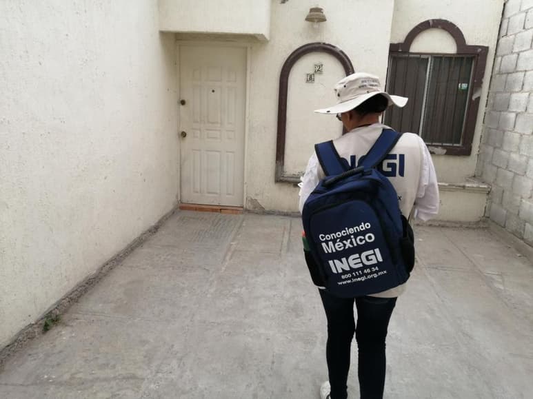 El Censo de Población y Vivienda del Inegi arrancó ayer por la mañana por lo que los encuestadores ya recorren la ciudad. (FABIOLA P. CANEDO)