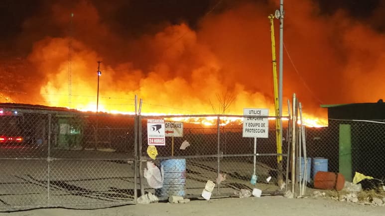 El incendio del relleno sanitario ya fue controlado y las autoridades calculan que las llamas se apaguen en su totalidad en 20 días. (EL SIGLO DE TORREÓN)