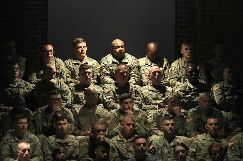 La investigación de la Corte Penal Internacional (CPI) sobre los supuestos crímenes de guerra cometidos por tropas de Estados Unidos en la guerra de Afganistán, autorizada hoy, abre la puerta a que se emitan órdenes de arresto internacionales contra altos funcionarios de Washington y miembros de la CIA. (ARCHIVO)