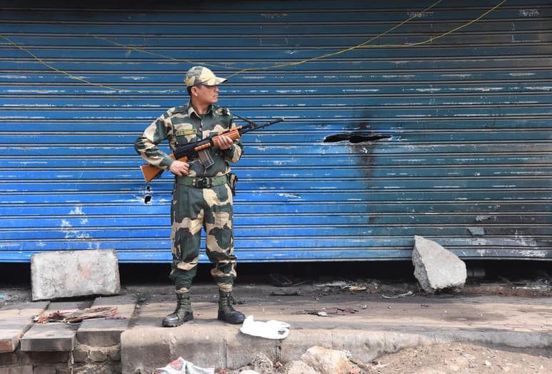 El número de muertos por protestas en la India se elevó hoy a 53, en tanto la tensión en el país sigue en aumento debido a la Ley de Ciudadanía. (ARCHIVO)