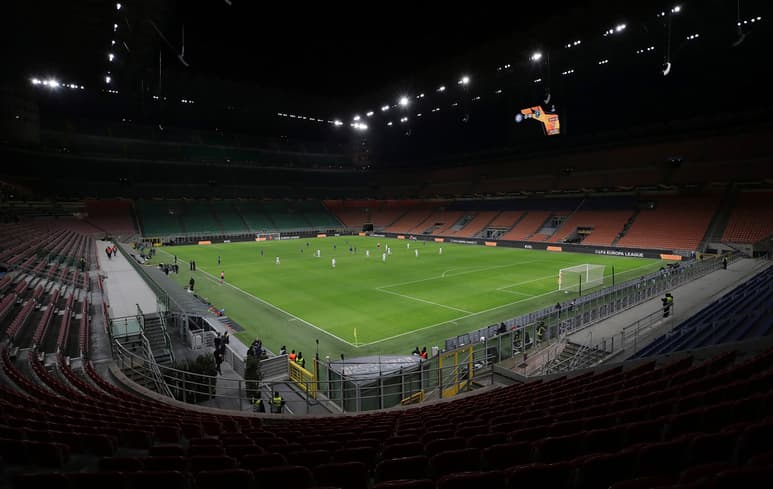 El futbol italiano se encuentra detenido ya que el país europeo es el epicentro de la epidemia por coronavirus. (AP)