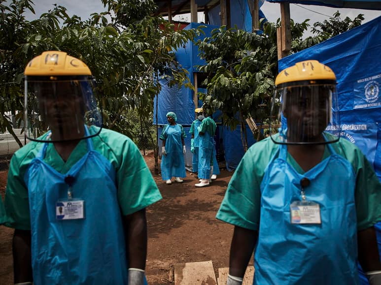 La Organización Mundial de la Salud (OMS) recordó este viernes de que, aunque la última paciente de ébola en la República Democrática del Congo (RDC) recibió el alta a principios de semana, el brote no se da por acabado. (ARCHIVO)