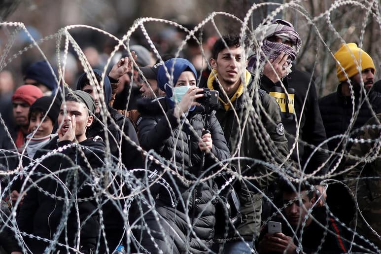 El Consejo de Asuntos Exteriores de la Unión Europea (UE) terminó hoy su encuentro en Zagreb, capital de Croacia, con un aviso claro: 'no es verdad' que las puertas eurocomunitarias estén abiertas para los refugiados. (ARCHIVO)