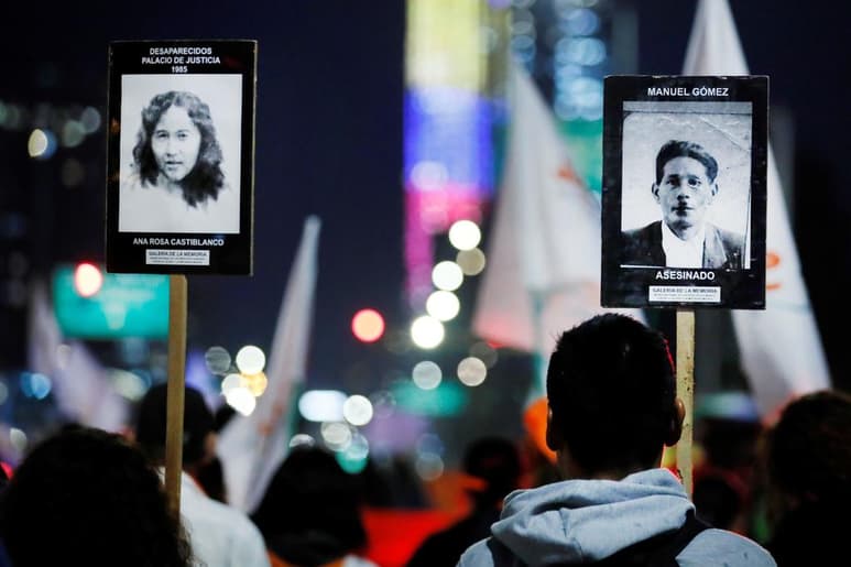 Los manifestantes se reunieron en el Centro de Memoria, Paz y Reconciliación.