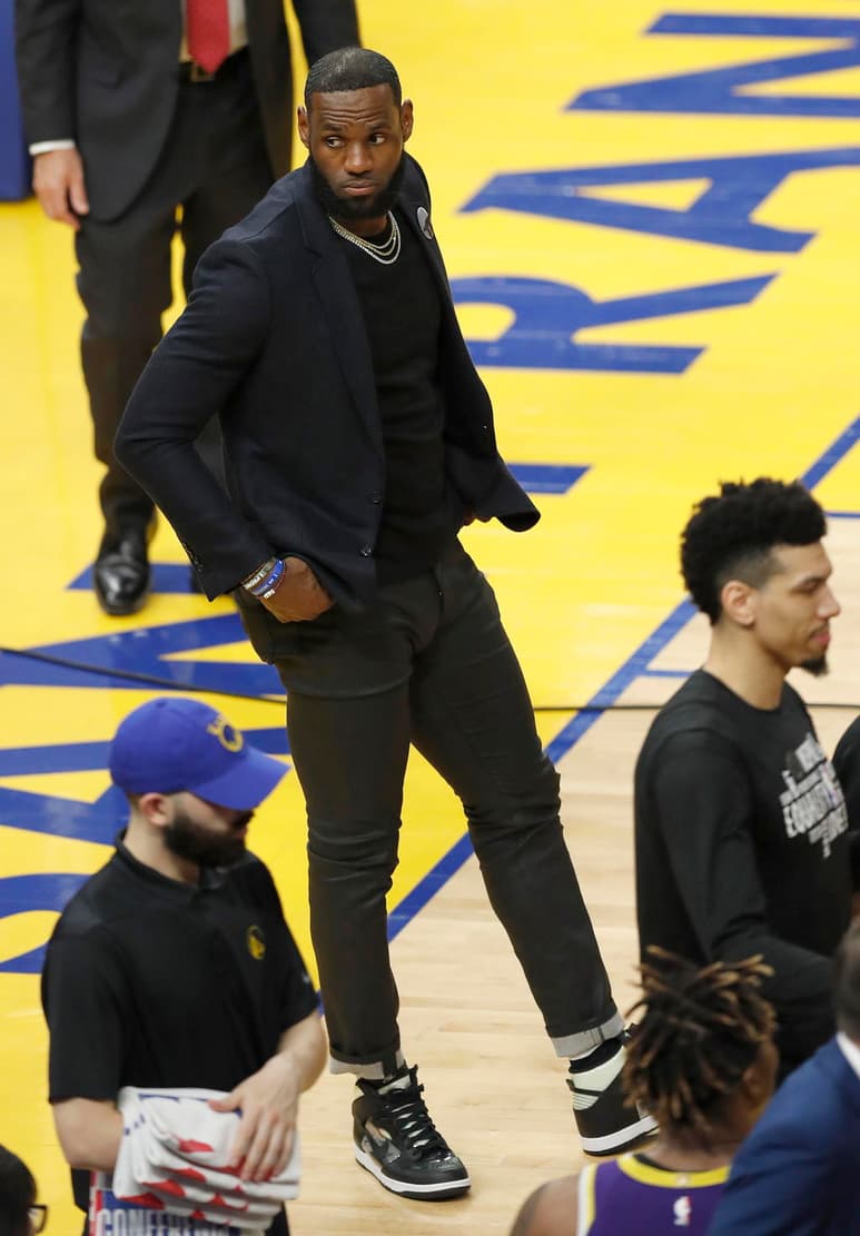 Como una posible medida contra el coronavirus, la NBA sopesa la opción de jugar a puerta cerrada; LeBron James no jugaría sin fanáticos.