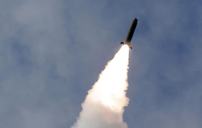 Ese ensayo de hace una semana fue la primera prueba de proyectiles en Corea del Norte desde que en Año Nuevo Kim anunciara que Corea del Norte está desarrollando una nueva 'arma estratégica'. (ARCHIVO)