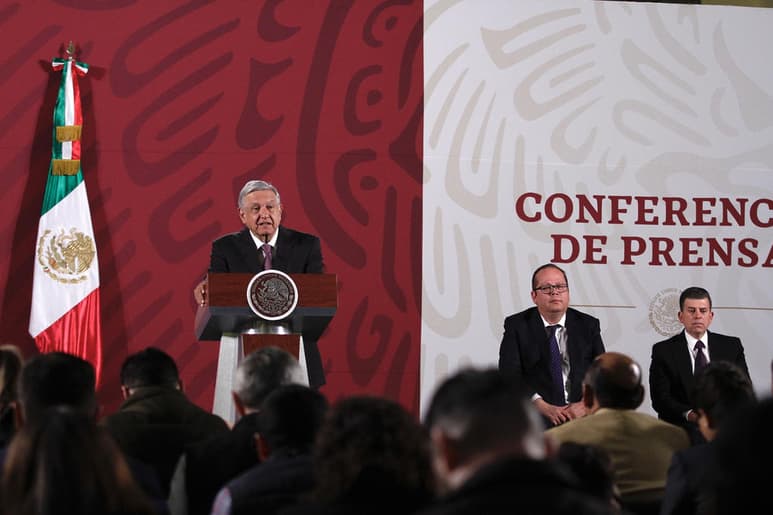 De acuerdo con las afirmaciones de AMLO, el movimiento tiene dos vertientes, una que lucha contra los feminicidios y otra que está en contra de su gobierno, la cual señaló como el conservadurismo. (NOTIMEX)