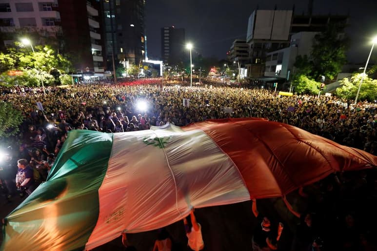 En México las mujeres están expuestas a ser víctimas de un delito a cualquier edad y en el lugar que sea. Las agresiones contra ellas van desde el acoso hasta el feminicidio, lo cual ha provocado que sus exigencias de seguridad y justicia vayan en aumento. (EFE)