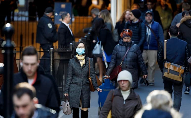 Las autoridades sanitarias de Estados Unidos reconocieron este lunes que buena parte de la población del país estará expuesta al coronavirus. (EFE)