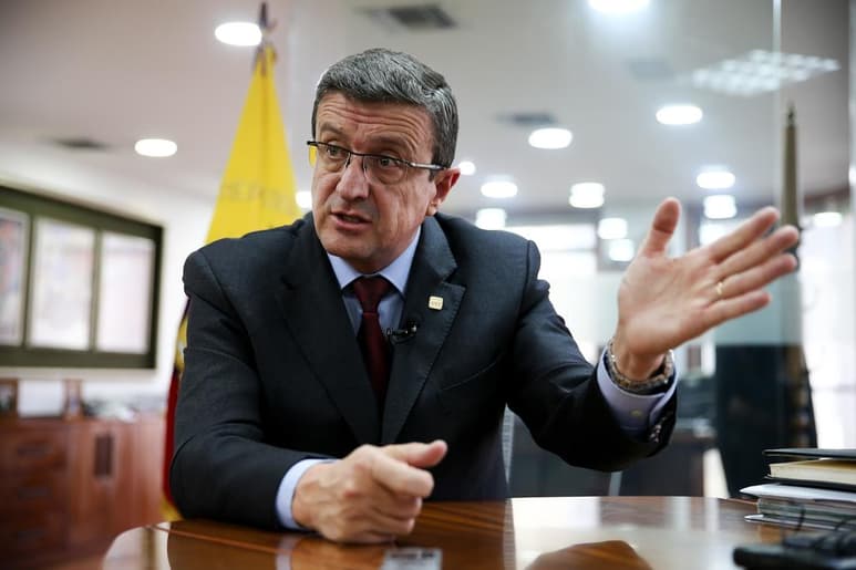 El procurador general ecuatoriano, Íñigo Salvador, prevé cerrar el diálogo con la constructora e iniciar una investigación fiscal. (ARCHIVO)