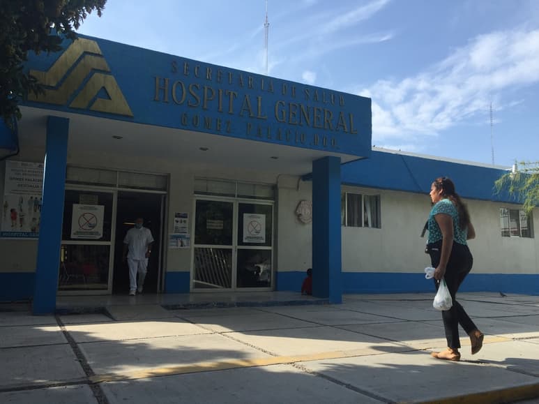 El hombre fue trasladado en un vehículo particular al Hospital General de Gómez Palacio. (EL SIGLO DE TORREÓN)