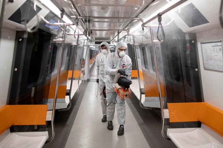 Al igual que la influenza, la nueva enfermedad es una infección respiratoria que pertenece a una familia de virus que suelen vivir más tiempo en ambientes fríos. (EFE)
