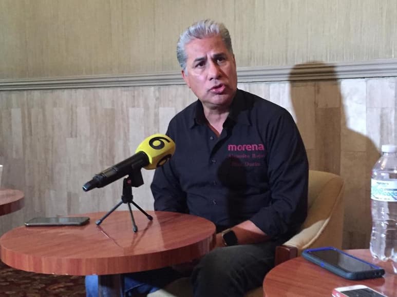 El aspirante a la dirigencia nacional de Morena, Alejandro Rojas Díaz Durán, estuvo ayer en el municipio de Gómez Palacio. (EL SIGLO DE TORREÓN/ANGÉLICA SANDOVAL)