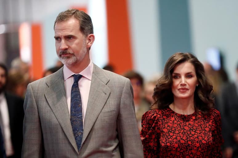 La decisión se adoptó en función de las recientes actividades públicas que los reyes Felipe VI y Letizia mantuvieron últimamente. (ARCHIVO)