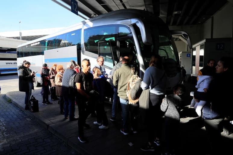 En la vía terrestre no se ha manejado ninguna instrucción ni requisitos extraordinarios por el coronavirus para ingresar a EUA. (ARCHIVO)