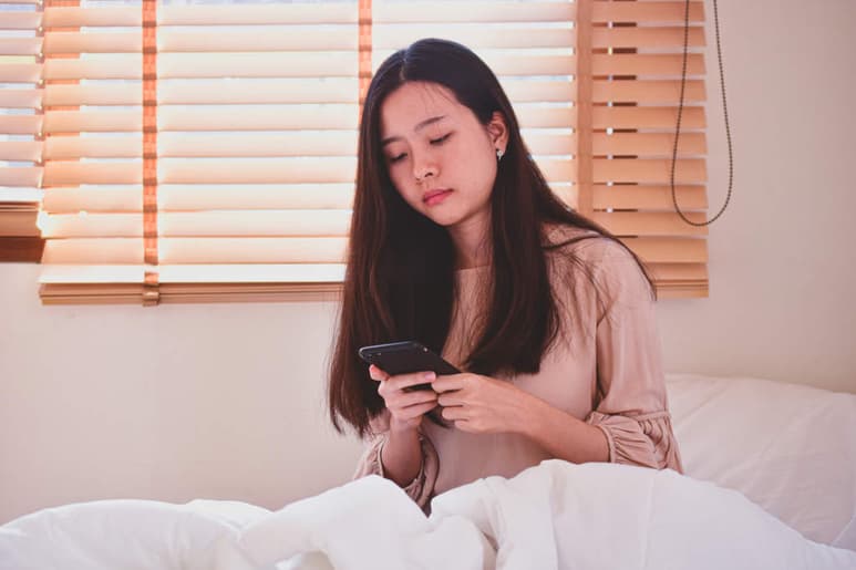 El uso de los smartphone se ha vuelto indispensable en la cotidianidad, no sólo se trata de un aparato que te permite realizar llamadas telefónicas, ni tampoco estamos hablando sólo de las redes sociales, lo cierto es que incluso muchas personas realizan pagos y movimientos bancarios por medio de aplicaciones. (ARCHIVO)