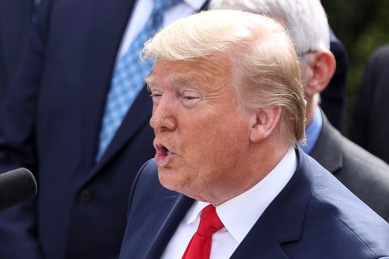 'Estamos evaluando esto seriamente, sí, de hecho, lo hemos evaluado y va a ser anunciado', dijo Donald Trump. (EFE)
