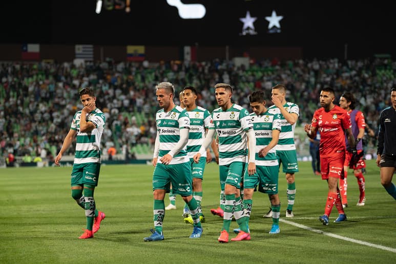 El duelo programado a disputarse en el Estadio Corona a las 18:00 horas se realizaría sin acceso al público como una medida sanitaria ante la pandemia de coronavirus. (ARCHIVO)
