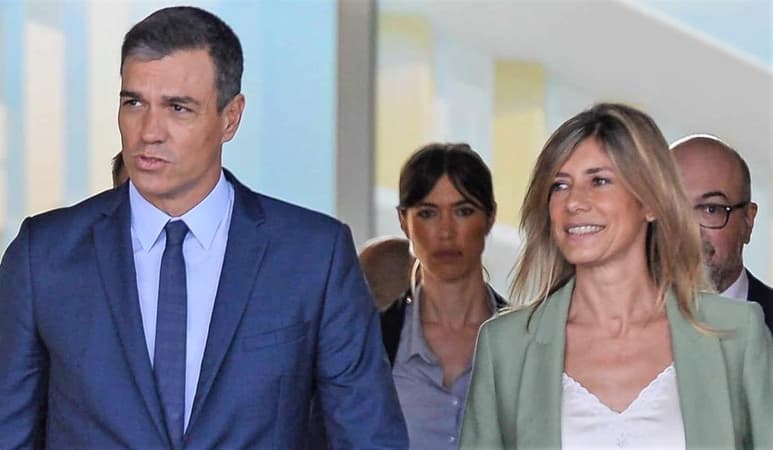 El positivo de la esposa de Sánchez se ha detectado a través de las pruebas realizadas en las últimas horas a las personas más cercanas al presidente del Gobierno. (ESPECIAL)