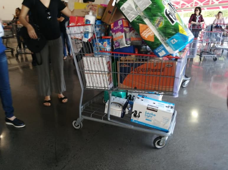 Detalló que diariamente en la central de abastos de Guadalajara se atiende a 60 mil personas y el volumen de abastecimiento se ha mantenido sin variaciones para atender la demanda de productos frescos. (ESPECIAL)