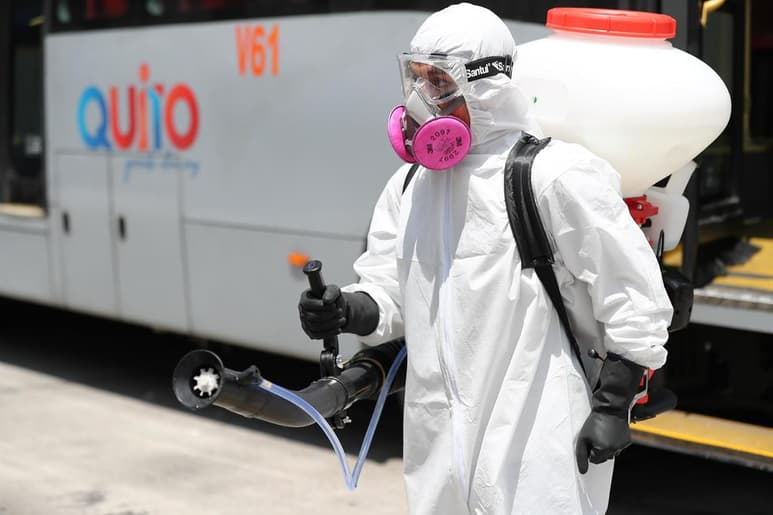 Los casos confirmados de coronavirus en Ecuador ascendieron de 26 a 37 (dos de ellos fallecidos), mientras que 273 permanecen en un cerco epidemiológico. (ARCHIVO)