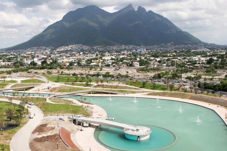 El Parque Fundidora, uno de los principales atractivos turísticos de Nuevo León, cerrará sus puertas al público ante la crisis de Covid-19 que azota a la entidad, confirmaron sus administradores. (ARCHIVO)